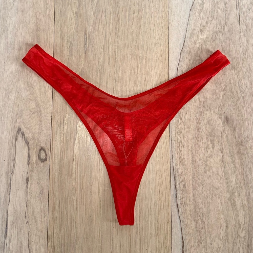 SKIMS Red Thong Size 4X NWT